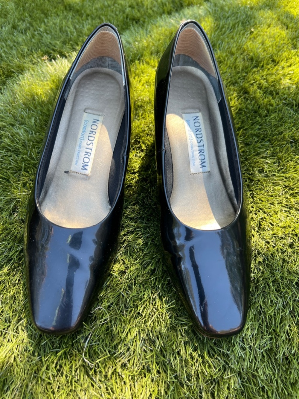 Nordstrom Comfort Construction Black Patent Shiny 90’s Pumps